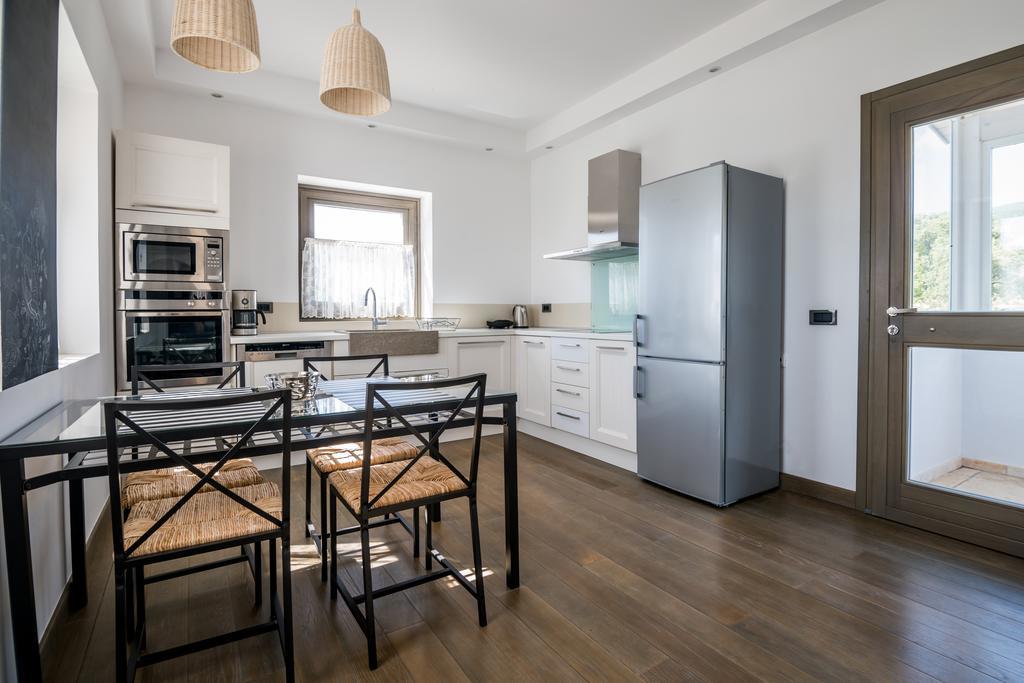White Villas Karavomylos Bagian luar foto